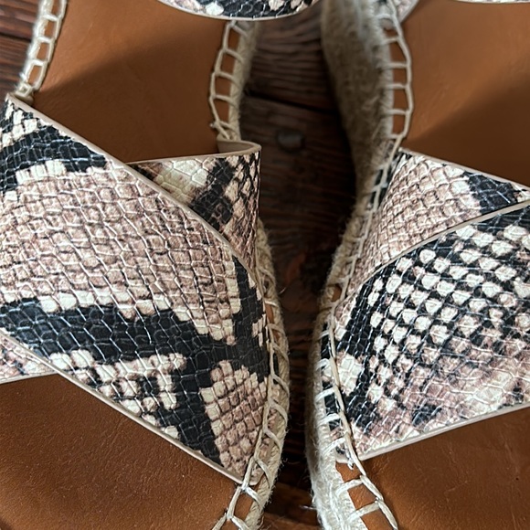 NWOT ALDO Snake Print Espadrille Sandals Size 7.5 - Picture 3 of 7